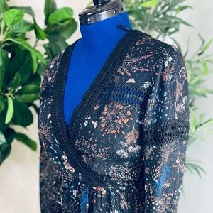 Navy Blue Lace Floral Long Sleeved Dress/ Branded By Willow & Clay/ Size M